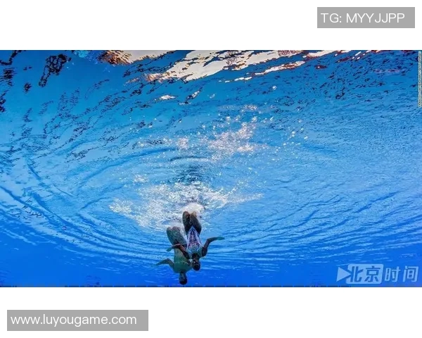 水中飞翔 水域魅力 展现游泳艺术与竞技之美